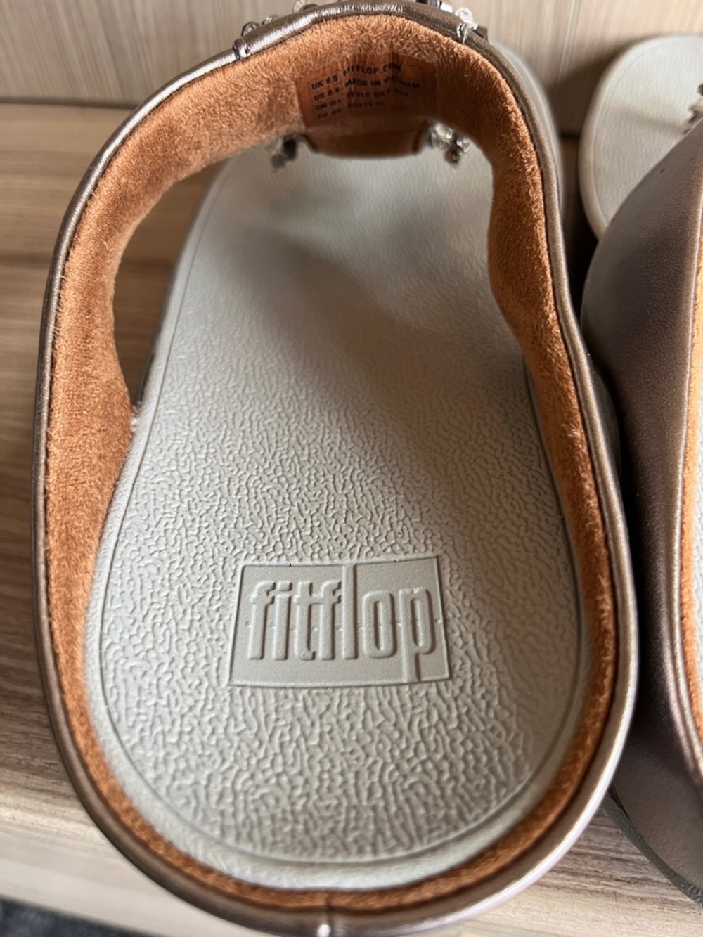 Fitflop Champagne Metallic Crystal-Embellished Thong Sandals - Picture 2 of 5